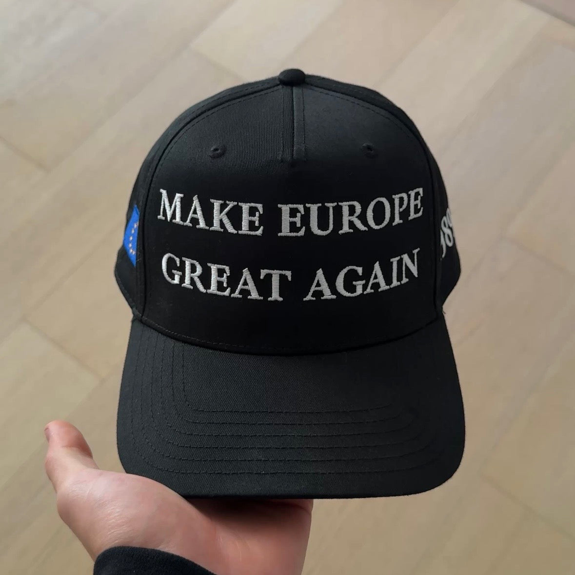 MEGA HAT BLACK
