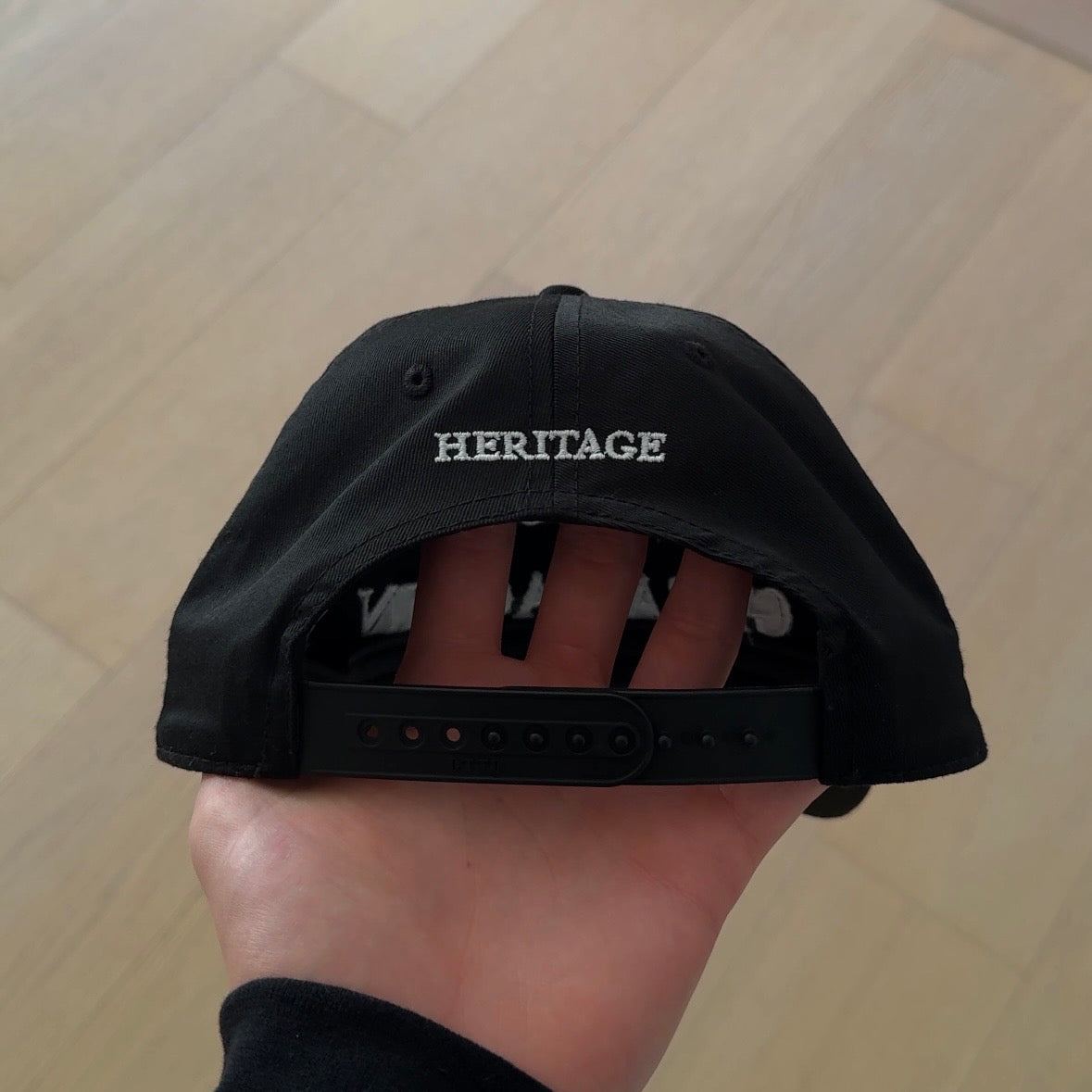 MEGA HAT BLACK